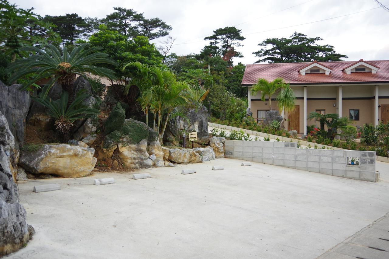 Nakijin Lodge Pensajoya Buitenkant foto
